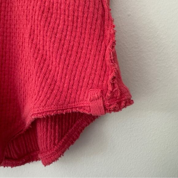 Free People We the Free Smocked Neck Short Sleeve Top Textured Knit Raw Hem EUC - Picture 7 of 12